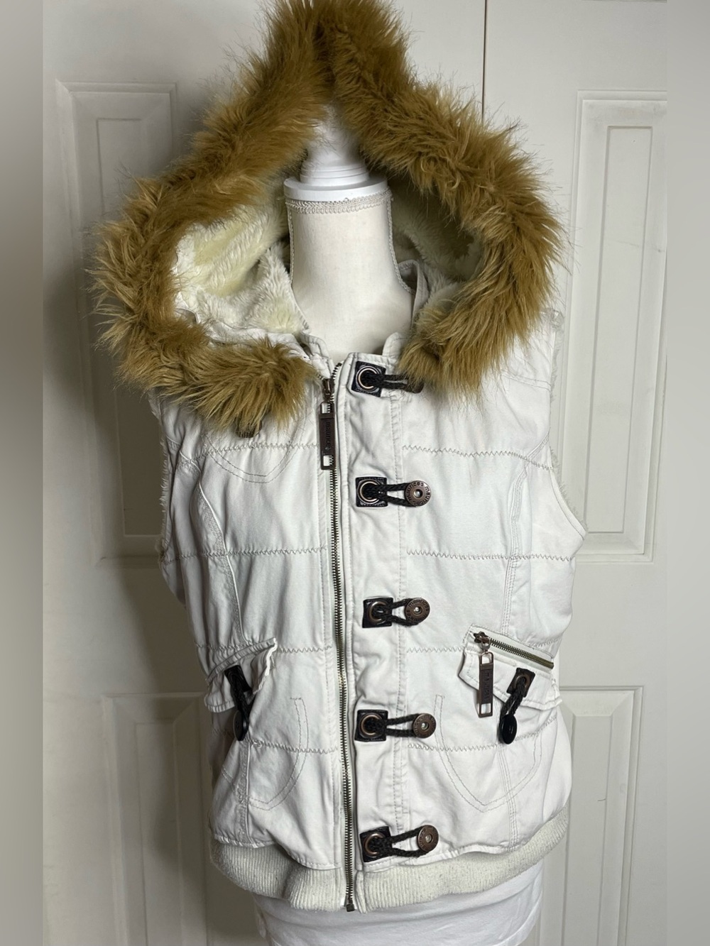 Maurice’s Women's Beige Hooded Vest with faux Fur Trim